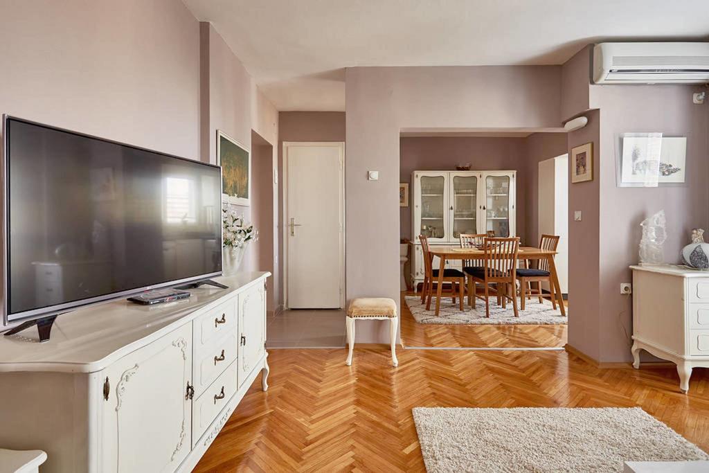 Spacious Modern Apartment In Peaceful Neighborhood Σκόπια Εξωτερικό φωτογραφία