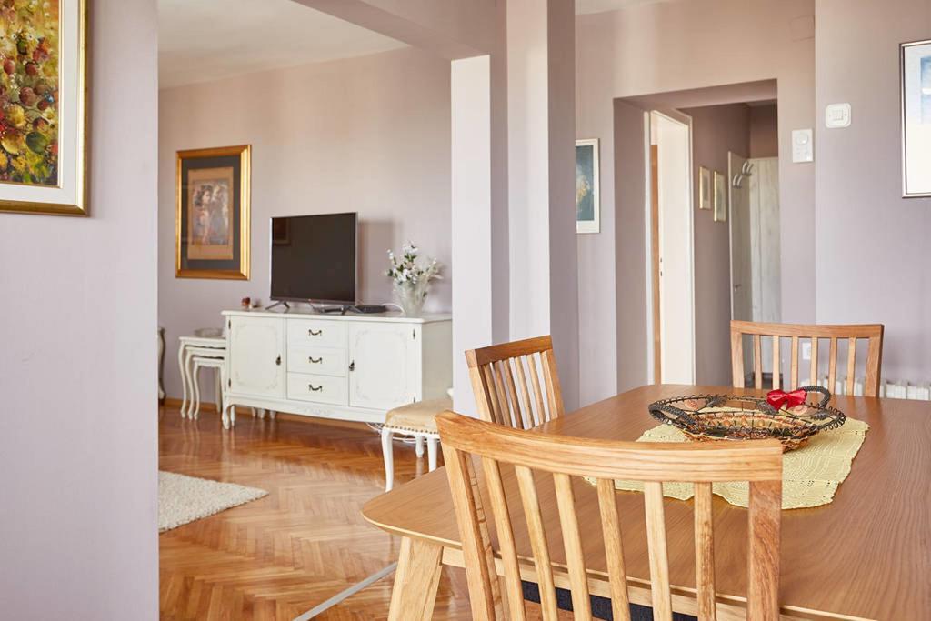 Spacious Modern Apartment In Peaceful Neighborhood Σκόπια Εξωτερικό φωτογραφία