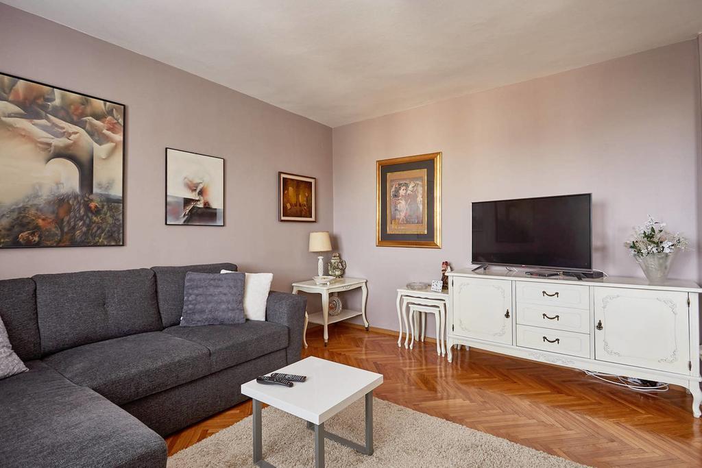 Spacious Modern Apartment In Peaceful Neighborhood Σκόπια Εξωτερικό φωτογραφία